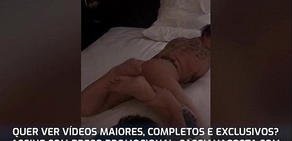  ELE ME FILMOU NO MOTEL DANDO PRA UM NOVINHO MAGRO DE PAU GRANDE - Assista AGORA o vídeo completo em cassianacosta.com